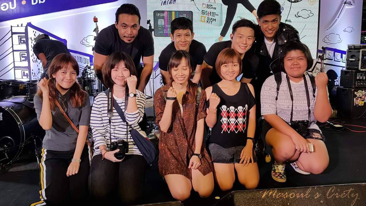 Mini Concert วง Cocktail ฟินไปกับบรรยากาศไลฟ์สด ได้จับมือศิลปิน และยังได้ถ่ายรูปร่วมกันด้วย!